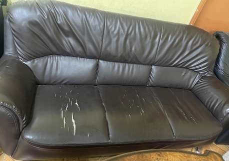 Riyadh, Household Items, SAR 100,  I Would Like To Sell 2 Sofa & Oven With Discounted Price