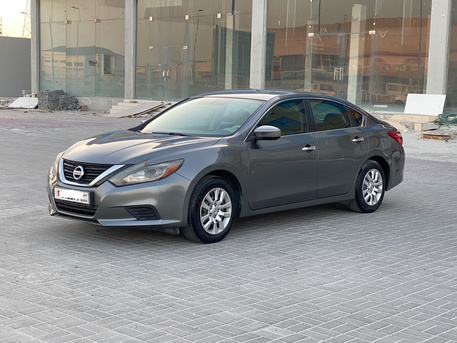 Manama, Vehicles, Cars & Trucks , BHD 2950,  Nissan Altima,  2017,  Automatic,  131000 KM,    (Grey)