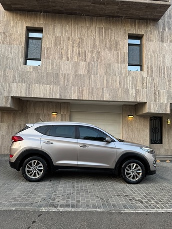 Jeddah, Vehicles, Cars & Trucks , SAR 39000,  Hyundai Tucson,  2017,  Automatic,  295 KM,  Car For Sale