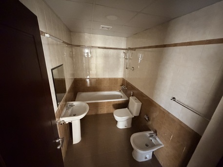 Adliya, Apartments, Flats, Houses & Villas, BHD 290/year,  3 BR,  Amazing Semi Furnished 3 Bedroom Apartment Available