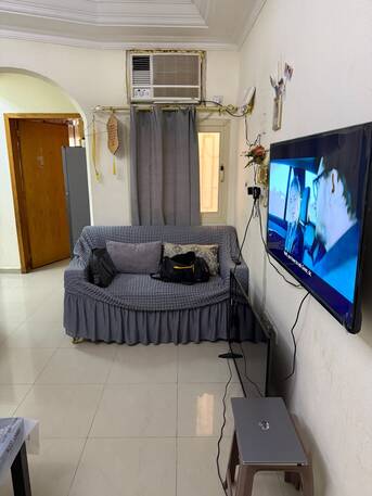 Akrabia, Household Items, House Holdings
