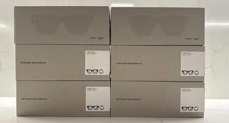 Bangkok, Electronics, THB 13500,  Ray-Ban Meta Display And Neural Band AI Glasses (Standard/Size 3)