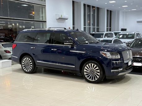 Manama, Vehicles, Cars & Trucks , BHD 14600,  Lincoln Navigator L,  2018,  Automatic,  90550 KM,  Lincoln Navigator  (Blue)