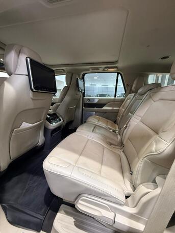 Manama, Vehicles, Cars & Trucks , BHD 14600,  Lincoln Navigator L,  2018,  Automatic,  90550 KM,  Lincoln Navigator  (Blue)
