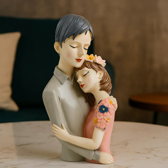 Noida, Household Items, INR 1,  Romantic Couple And Horse Decor