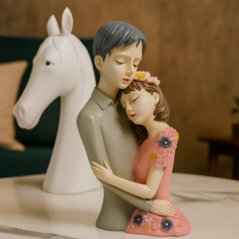 Noida, Household Items, INR 1,  Romantic Couple And Horse Decor