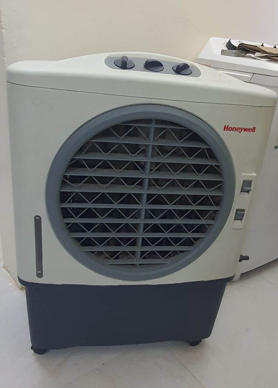 Riyadh, Household Items, SAR 1,  Oil Heater, Air Cooler, Washing Machine, Baby High-chair For Sale
