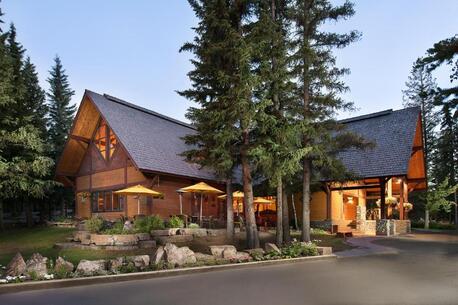 New York, Restaurants, Find Your Dream Stay In Banff For An Unforgettable Mountain Getaway