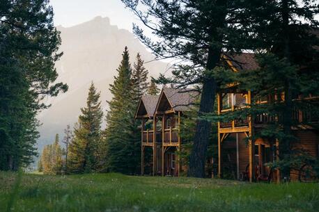 New York, Restaurants, Find Your Dream Stay In Banff For An Unforgettable Mountain Getaway