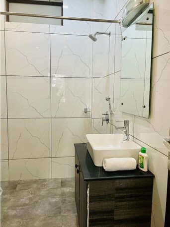 Gurgaon, Apartments, Flats, Houses & Villas, INR 4000/day,  Furnished,  Studio,  350 Sq. Meter,  Studio Apartment Dlf Cyber City