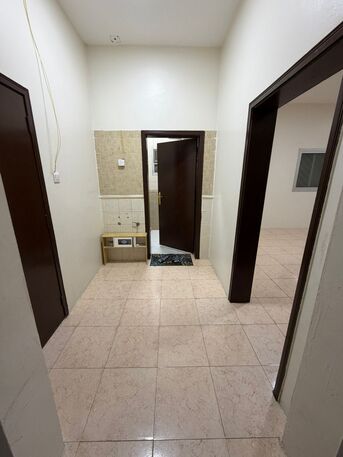 Al Mazruiyah, Rooms for Rent, SAR 1000/month,  Furnished,  Separate Entrance Single Room Available For Executive Bachelor In Fully Equiped Flat