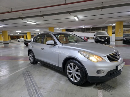 Khobar, Vehicles, Cars & Trucks , SAR 36000,  Infiniti QX50,  2015,  Automatic,  75000 KM,  Top End SUV Like New. V6 Engine. Rarely Used