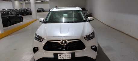 Al Hamra, Vehicles, Cars & Trucks , SAR 152000,  Toyota Highlander Hybrid,  2025,  Automatic,  2300 KM,  Toyota Highlander GLE Hybrid &ndash; Like New, Save On Dealership Price!