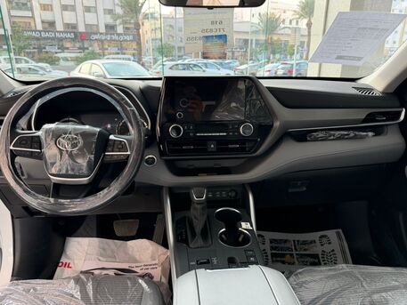 Al Hamra, Vehicles, Cars & Trucks , SAR 152000,  Toyota Highlander Hybrid,  2025,  Automatic,  2300 KM,  Toyota Highlander GLE Hybrid &ndash; Like New, Save On Dealership Price!