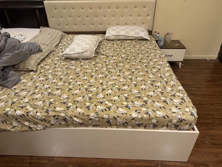 Tubli, Furniture, BHD 160,  Urgent Sale &ndash; Complete Bedroom Set (1 Year Old) * Bedroom Set For Sale