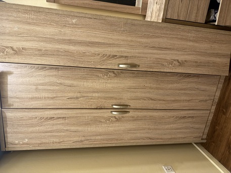 Tubli, Furniture, BHD 160,  Urgent Sale &ndash; Complete Bedroom Set (1 Year Old) * Bedroom Set For Sale