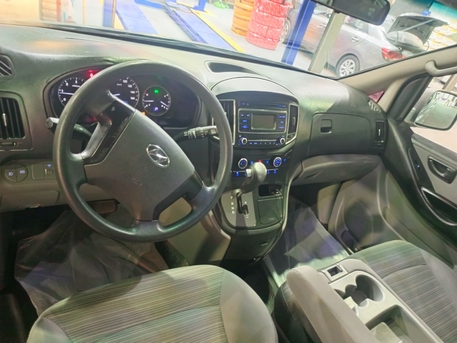 Khobar, Vehicles, Cars & Trucks , SAR 50,  Hyundai H1,  2019,  Automatic,  94000 KM,  Hyundai Starex Diesel - 12 Seater Drive 94k 50.000