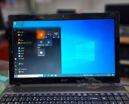 Manama, Computers, BHD 38,  ACER Core I3 Laptop Very Good Working 8GB RAM 500GB HDD 15.6" HD Display Win 10 Pro Ready