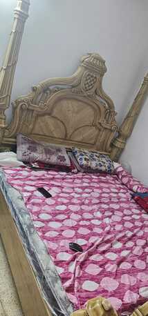 Hara, Furniture, SAR 10,  Household Items For Sale Urgently - AC ,King Size Bed & Big Almirah & Dressing Table