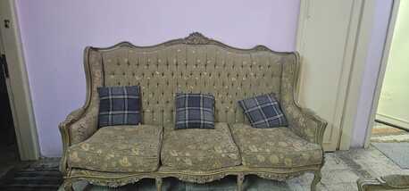 Hara, Furniture, SAR 10,  Household Items For Sale Urgently - AC ,King Size Bed & Big Almirah & Dressing Table