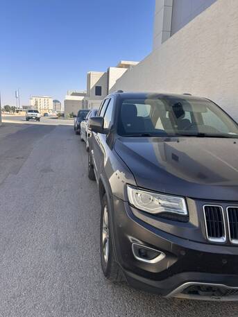 Al Malaz, Vehicles, Cars & Trucks , SAR 38000,  Jeep Grand Cherokee AWD 5.7L V-8,  2015,  Automatic,  560 KM,  Family Used Good Condition  For Sale