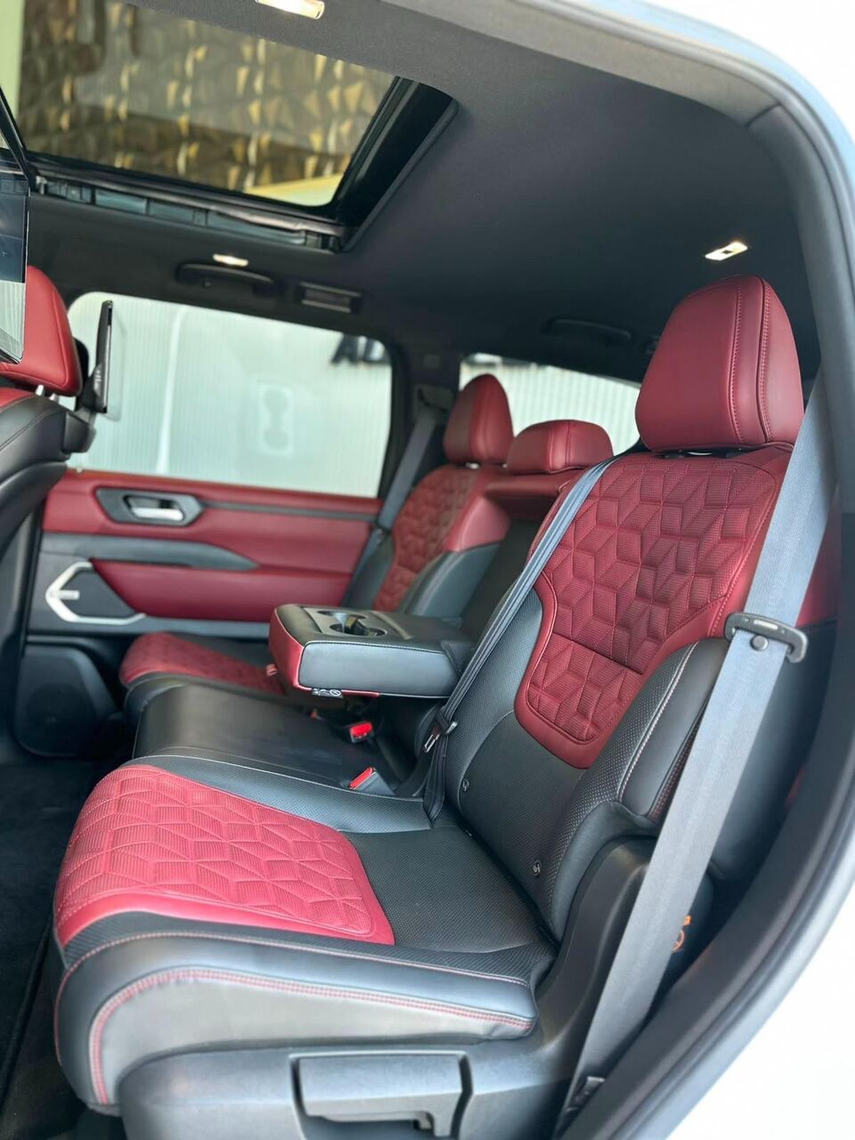 Riffa, Vehicles, Cars & Trucks , BHD 34500,  NISSAN PATROL PLATINUM V6T TWIN TURBO 2025 WHITE,  2025,  Automatic,  29000 KM,
