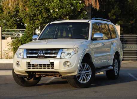 Manama, Vehicles, Cars & Trucks , BHD 2800,  Mitsubishi Pajero,  2012,  Automatic,  300000 KM,   FULL OPTION  MODEL FOR SALE