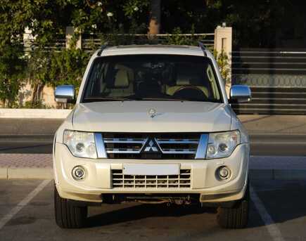 Manama, Vehicles, Cars & Trucks , BHD 2800,  Mitsubishi Pajero,  2012,  Automatic,  300000 KM,   FULL OPTION  MODEL FOR SALE