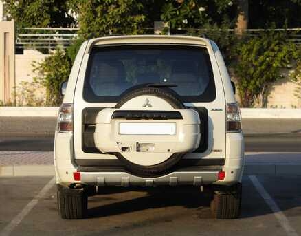Manama, Vehicles, Cars & Trucks , BHD 2800,  Mitsubishi Pajero,  2012,  Automatic,  300000 KM,   FULL OPTION  MODEL FOR SALE