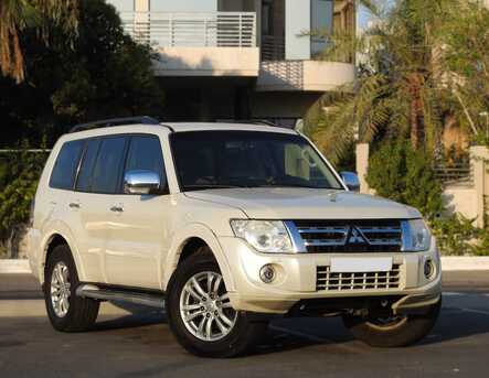 Manama, Vehicles, Cars & Trucks , BHD 2800,  Mitsubishi Pajero,  2012,  Automatic,  300000 KM,   FULL OPTION  MODEL FOR SALE