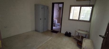 Manama, Apartments, Flats, Houses & Villas, BHD 130/month,  Ras Ruman:- Studio Flat On Rent With Ac.   📍Close To Zenj Exchange.  Bd 130/- With Ewa