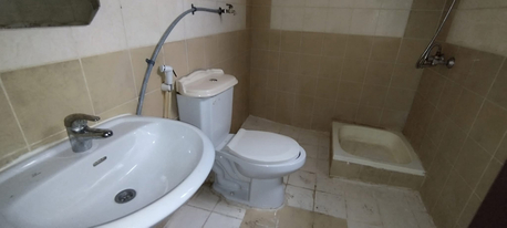 Manama, Apartments, Flats, Houses & Villas, BHD 130/month,  Ras Ruman:- Studio Flat On Rent With Ac.   📍Close To Zenj Exchange.  Bd 130/- With Ewa