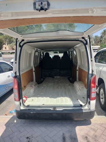 Manama, Vehicles, Cars & Trucks , Toyota Hi-Ace,  2015,  Manual,  229000 KM,   Toyota Hiace Cargo Goods Delivery Bus.