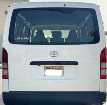 Manama, Vehicles, Cars & Trucks , Toyota Hi-Ace,  2015,  Manual,  229000 KM,   Toyota Hiace Cargo Goods Delivery Bus.