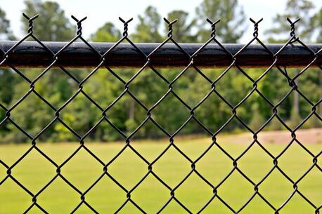 Dubai, Heavy Equipment, Top Chain Link Fence Suppliers UAE For Durable Residential, Commercial & Industrial Fencin