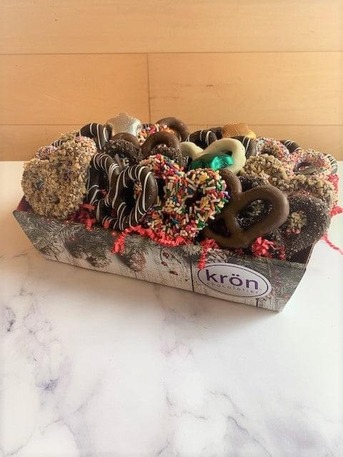 New York, Food, USD 65,  Chocolate Covered Pretzel Basket, Holiday Version