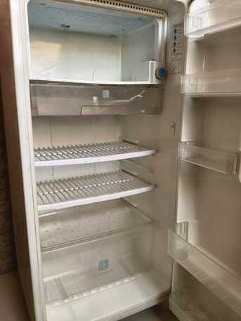 Manama, Appliances, BHD 10,  Used Medium Fridge For Sale