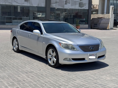 Manama, Vehicles, Cars & Trucks , BHD 3600,  Lexus LS-460L,  2007,  Automatic,  250100 KM,    (Silver)