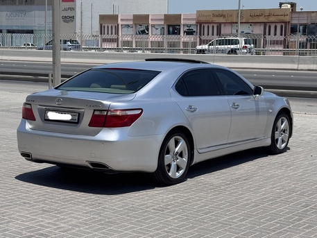 Manama, Vehicles, Cars & Trucks , BHD 3600,  Lexus LS-460L,  2007,  Automatic,  250100 KM,    (Silver)