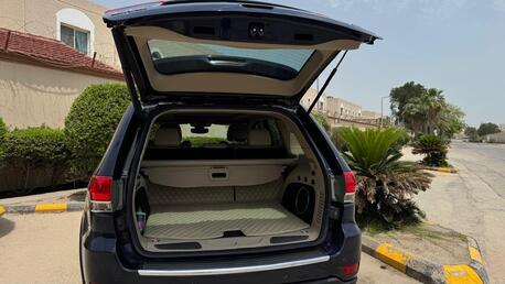 Riyadh, Vehicles, Cars & Trucks , SAR 65000,  Jeep Cherokee,  2018,  Automatic,  187970 KM,    SUV For Sale