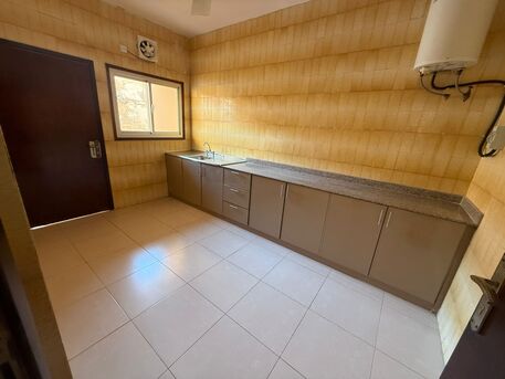 Ras Rumman, Apartments, Flats, Houses & Villas, BHD 250/month,  4 BR,  Flat For  Rent In Rass Rumman Without EWA Opposite Ashraf
