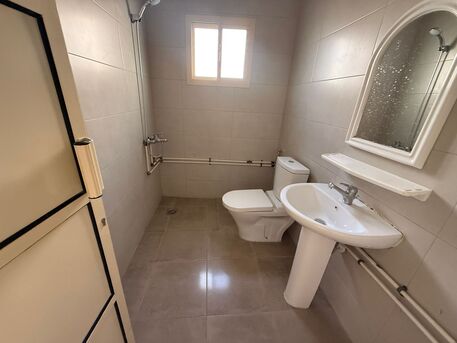 Ras Rumman, Apartments, Flats, Houses & Villas, BHD 250/month,  4 BR,  Flat For  Rent In Rass Rumman Without EWA Opposite Ashraf
