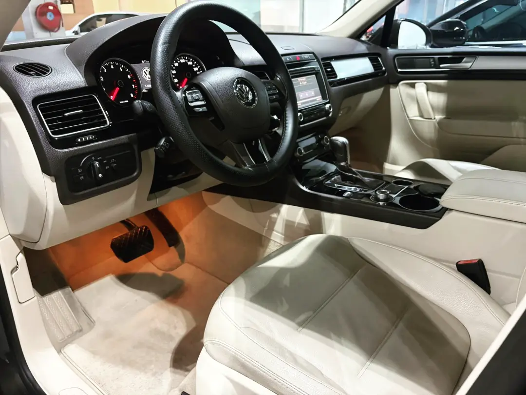 Amwaj Islands, Vehicles, Cars & Trucks , BHD 3995,  VW Touareg V6 3.6L,  2015,  Automatic,  177 KM,  VW Touareg   6 Cylinders 3.6L