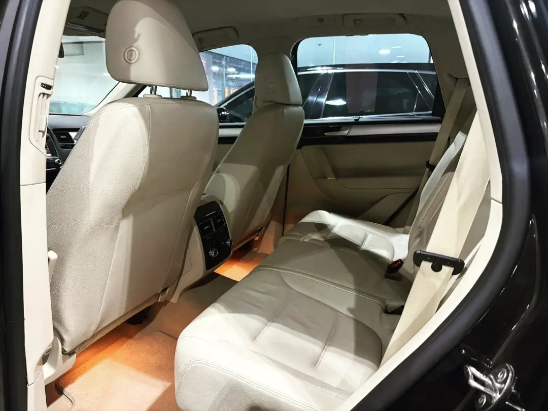 Amwaj Islands, Vehicles, Cars & Trucks , BHD 3995,  VW Touareg V6 3.6L,  2015,  Automatic,  177 KM,  VW Touareg   6 Cylinders 3.6L