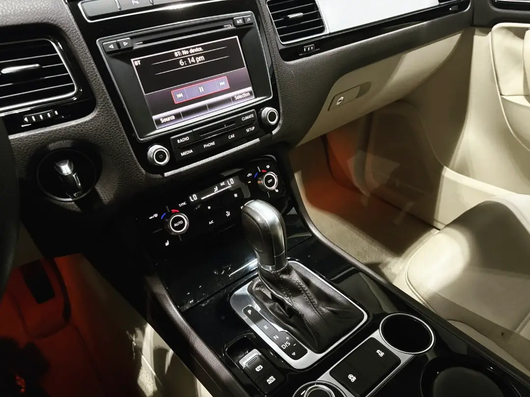 Amwaj Islands, Vehicles, Cars & Trucks , BHD 3995,  VW Touareg V6 3.6L,  2015,  Automatic,  177 KM,  VW Touareg   6 Cylinders 3.6L