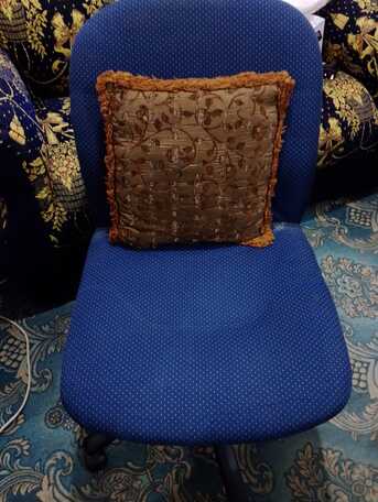 Jubail, Furniture, SAR 50,  For Sale Steel Single Bed - 50sr, Round Table -30sr, Sofa-50sr, 2 Side Tables - 30ea