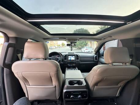 Riyadh, Vehicles, Cars & Trucks , SAR 95000,  Ford Expedition XLT,  2019,  Automatic,  200000 KM,    Edition With Panorama Sunroof N 4x4 Mid Options (2nd Owner) Good