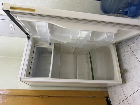 Riyadh, Appliances, SAR 1000,  Selling Refrigerator (Samsung) And Carrier AC Window