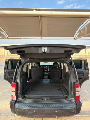 Riyadh, Vehicles, Cars & Trucks , SAR 22000,  Dodge Nitro,  2011,  Automatic,  391000 KM,    With  Transmission For Sales 2nd Owner