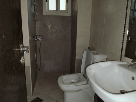 Manama, Apartments, Flats, Houses & Villas, BHD 200/month,  2 BR,  2Bath Hall. Kitchen Lift. Car-parking.unfurnished. Exclusive. In -(((UM AL HASSAM)))